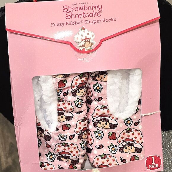 Strawberry Shortcake Fuzzy Babba Boxed Slipper Socks - Picture 4 of 5